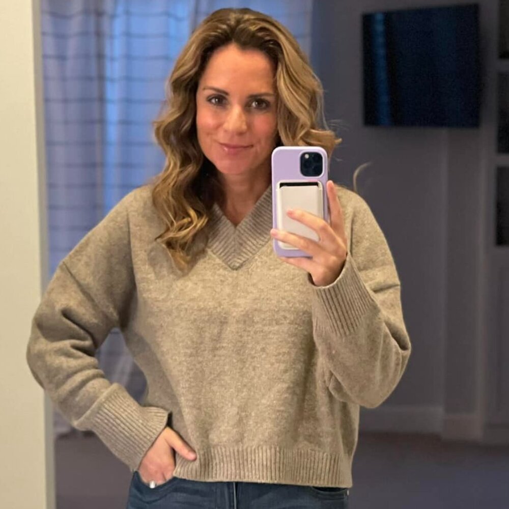 Abercrombie V-Neck Sweater. Sz XS